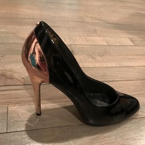 Ted Baker London Norva Heel Black and Rose Gold
